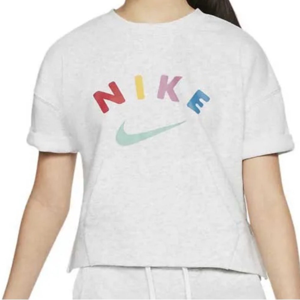 Nike Kids Gray Cropped shirt with Multicolor Logo